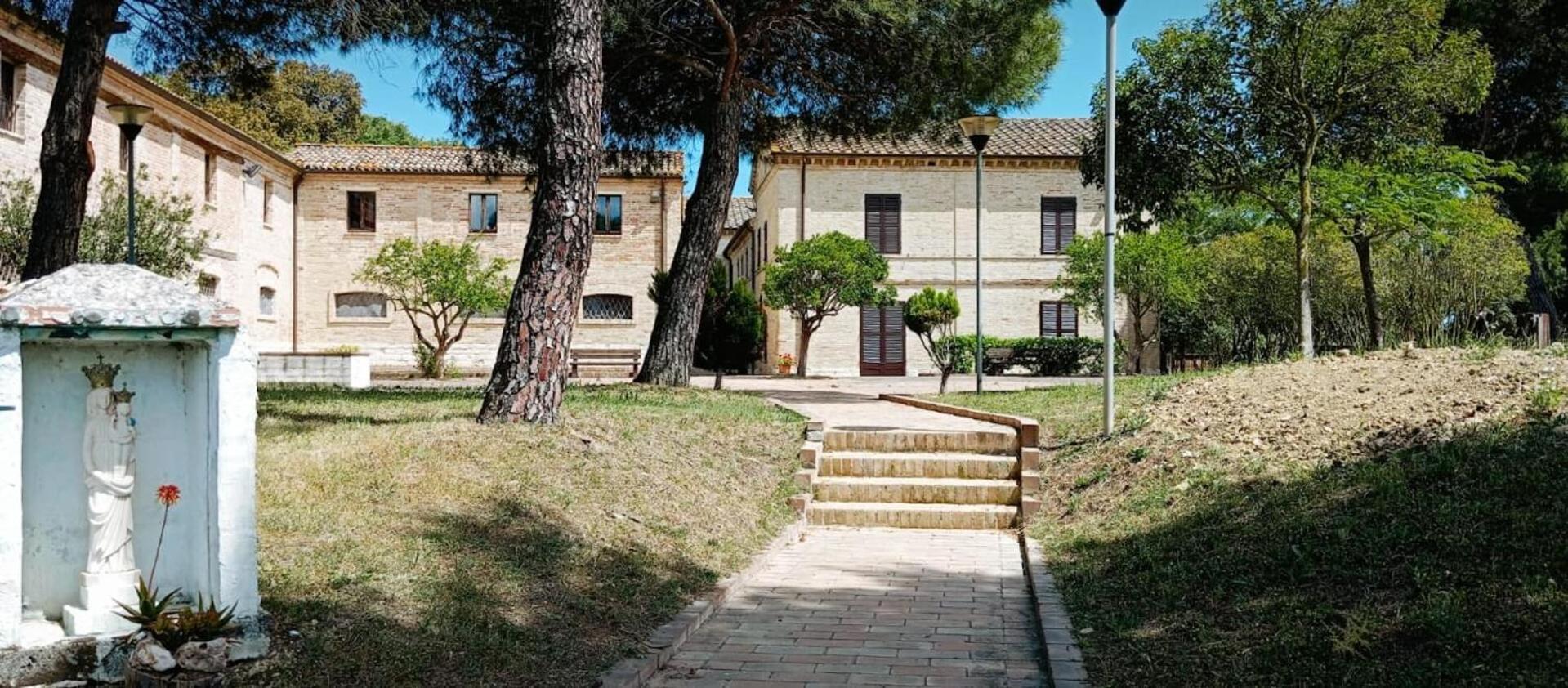 Casa Famiglia Di Nazareth Ξενοδοχείο Λορέτο Εξωτερικό φωτογραφία